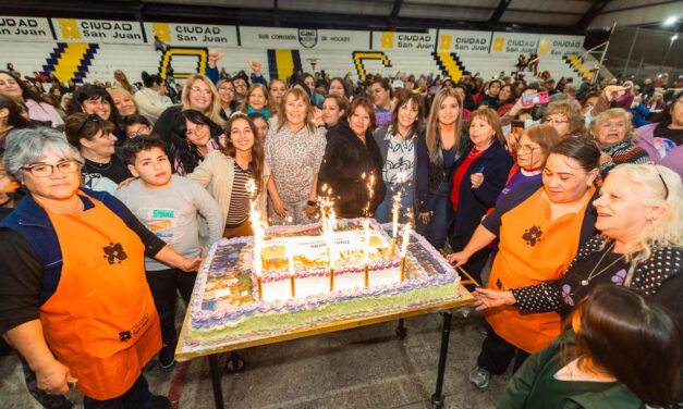 Más de 1.200 personas mayores participaron de una jornada de encuentro en la Ciudad