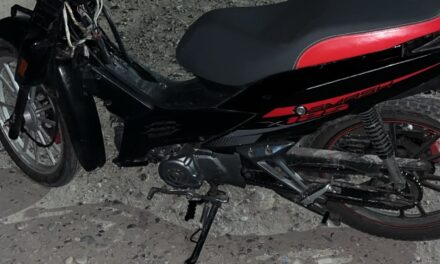 Hallaron una moto abandonada y con los cables cortados en pleno Capital