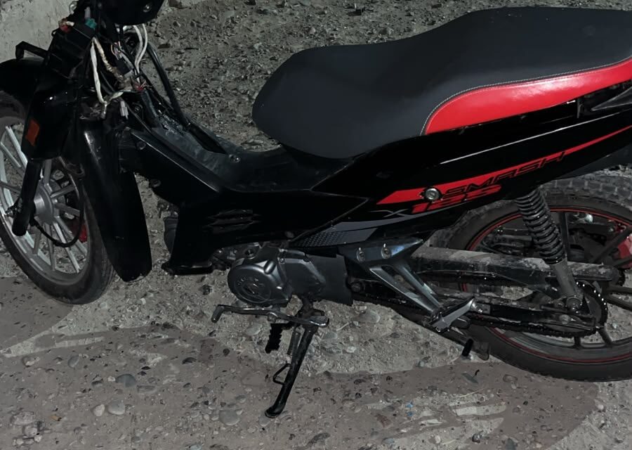 Hallaron una moto abandonada y con los cables cortados en pleno Capital