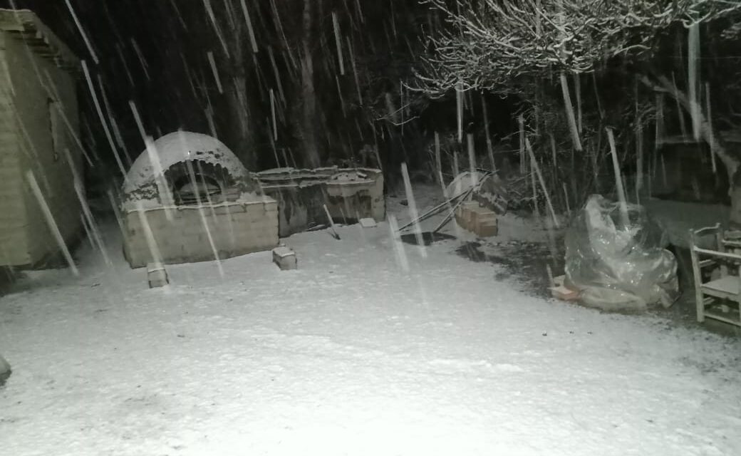 La nieve y el hielo complican el tránsito en Iglesia y evalúan la circulación en El Colorado