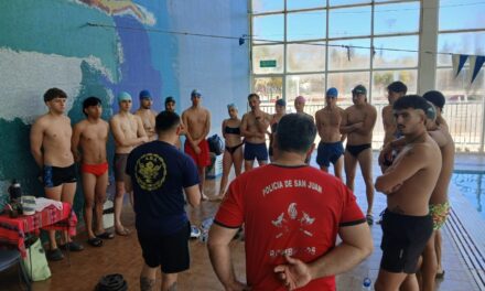 Futuros guardavidas suman buceo y herramientas para el trabajo comunitario