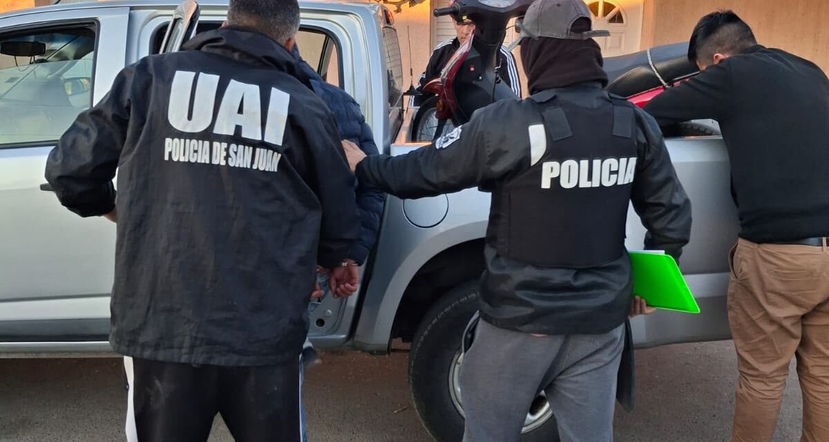 Asaltaban a menores a punta de pistola y terminaron identificados