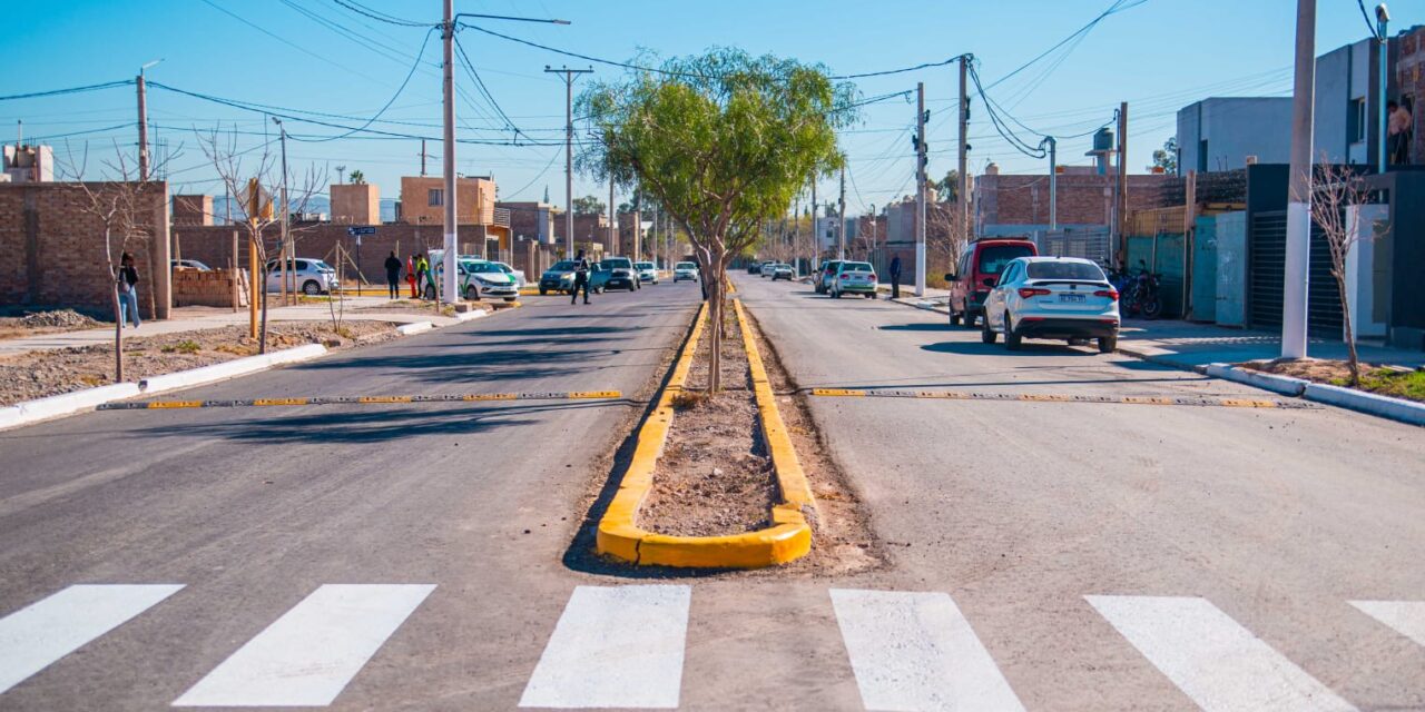 Miodowsky inauguró una nueva obra de pavimento que beneficia a tres barrios de Rivadavia