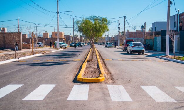 Miodowsky inauguró una nueva obra de pavimento que beneficia a tres barrios de Rivadavia