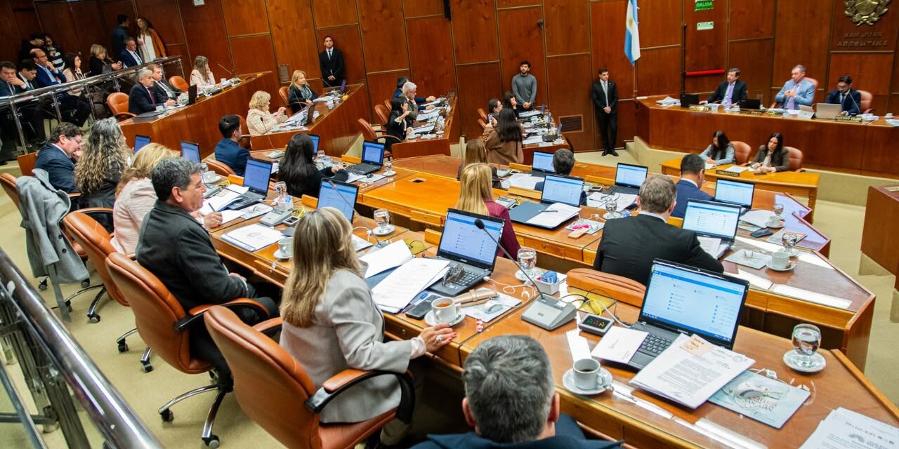 La Legislatura aprobó la compra de 50.000 computadoras para alumnos y docentes
