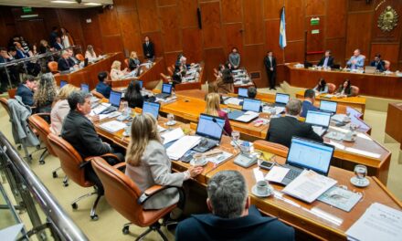 La Legislatura aprobó la compra de 50.000 computadoras para alumnos y docentes