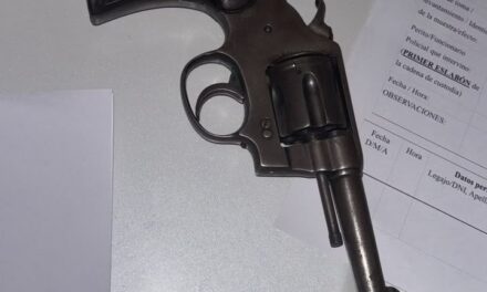 Rawson: amenazó a su propio hermano con un cuchillo y un arma de fuego y terminó detenido