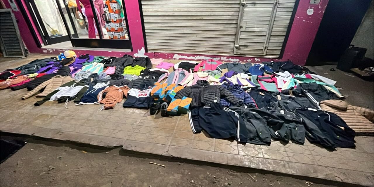 Intentaron robar un local de ropa en Chimbas y fueron detenidos con la mercadería