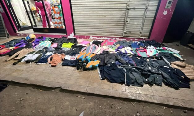 Intentaron robar un local de ropa en Chimbas y fueron detenidos con la mercadería
