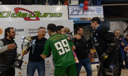 El hockey sanjuanino volvió a reunir a sus grandes figuras en una noche de estrellas