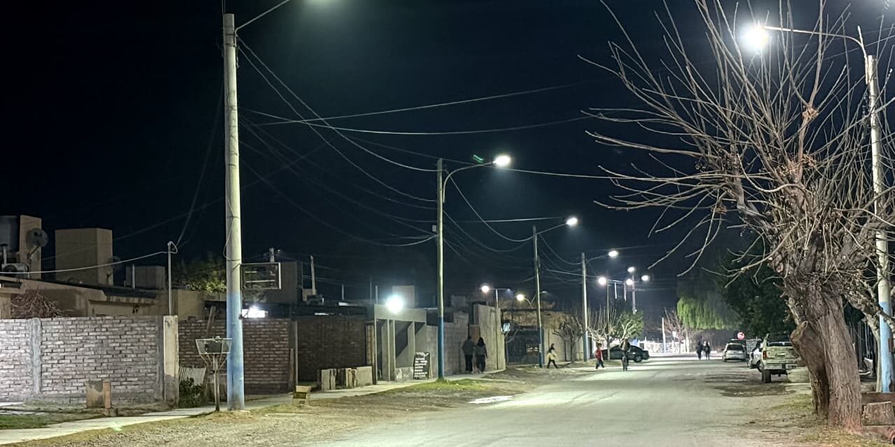 9 de Julio suma iluminación LED y completa la renovación del barrio Elías Amado