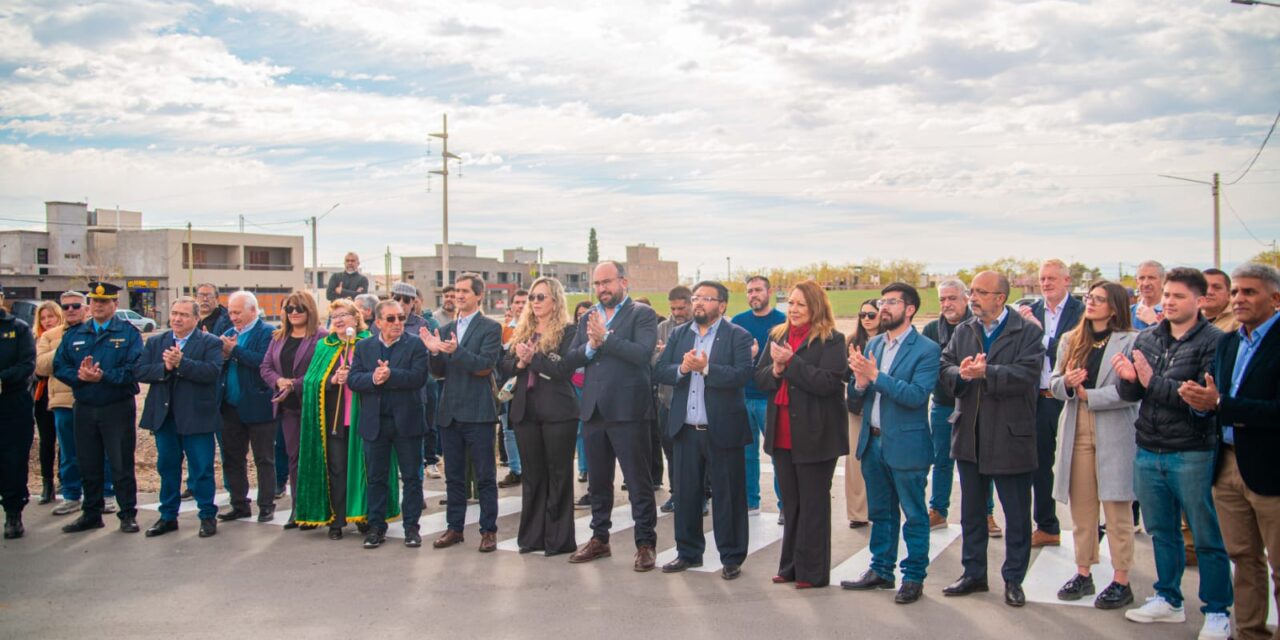 Rivadavia inauguró nuevo pavimento en Posta del Ángel y calle Salinas