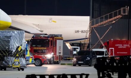 Hallaron un dron con explosivos que obligó a cerrar un aeropuerto y dañó un avión de carga