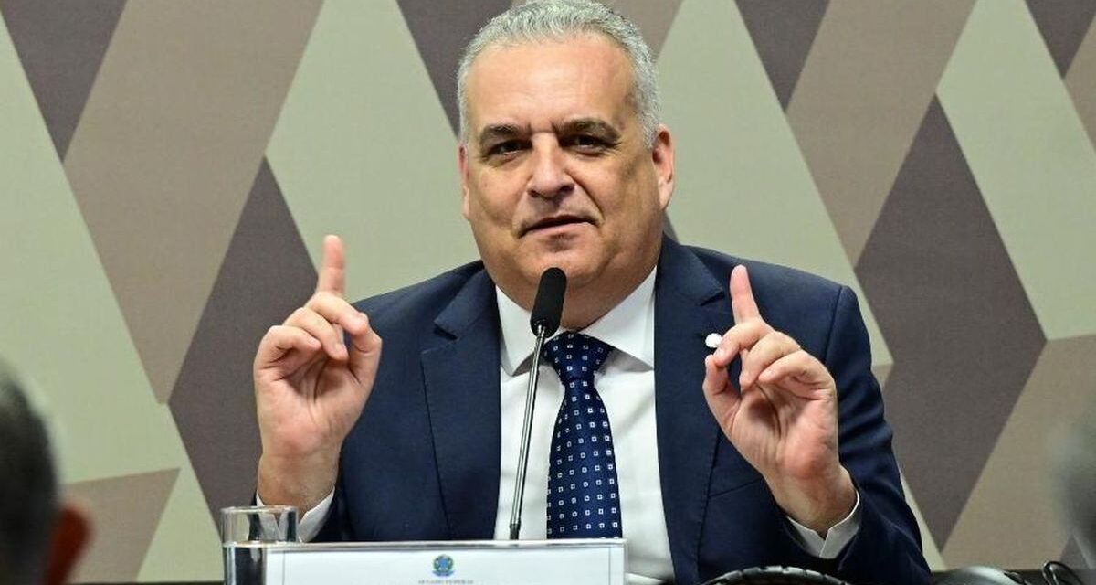 Flávio Bolsonaro anunció su candidato a vicepresidente para las elecciones en Brasil