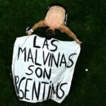 Misterio develado: publicaron el video de cómo le llegó la bandera de Malvinas a los jugadores de la Selección Argentina