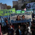 Tras la marcha atrás del Gobierno por ley de Tierras, sindicatos mantienen la movilización frente al Congreso