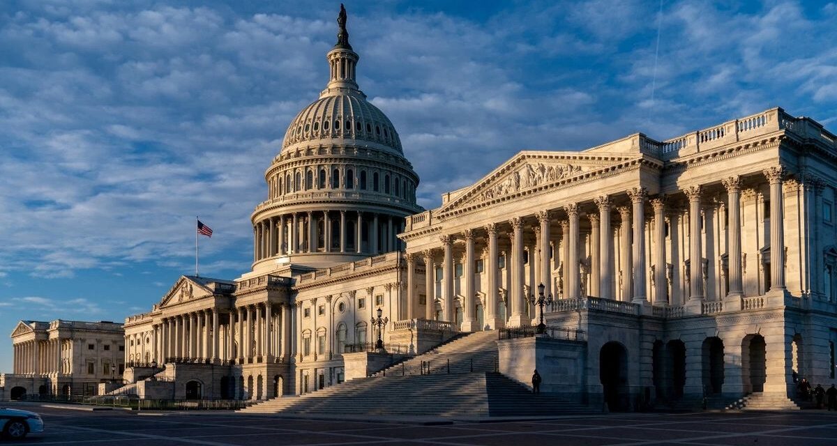 El Senado de EEUU aprobó un proyecto de ley para evitar un cierre del gobierno de Donald Trump antes de las elecciones