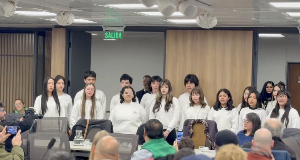 El Coro Nacional de Niños fue a cantar a Diputados y pidió que reviertan su disolución