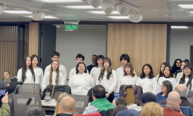 El Coro Nacional de Niños fue a cantar a Diputados y pidió que reviertan su disolución