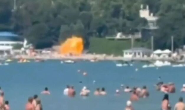 Un dron ucraniano cayó sobre una playa en Rusia y provocó la muerte de siete personas