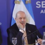 Javier Milei sostiene a Federico Sturzenegger, pero el Congreso pone en pausa su agenda desreguladora
