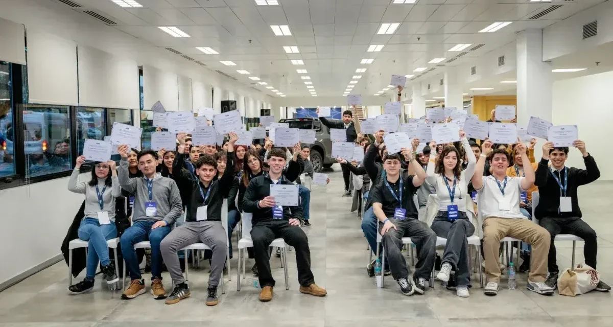 Ford impulsa el talento joven y abre nuevas oportunidades laborales en el mundo tecnológico