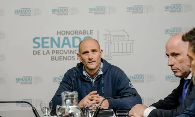Axel Kicillof dio el primer paso parlamentario para eliminar el límite a las reelecciones de intendentes