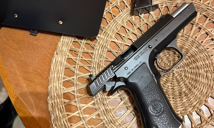 Allanaron una vivienda por una amenaza y encontraron una pistola 9 milímetros