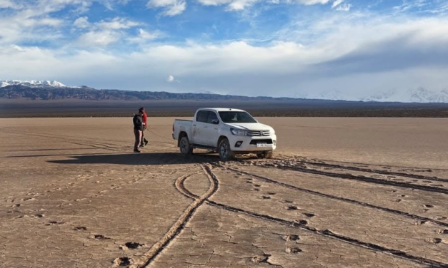 El daño sigue a la vista: así quedó la Pampa del Leoncito tras el ingreso de una camioneta