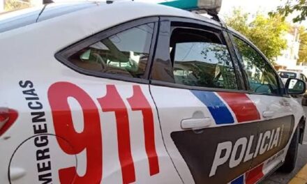 Robó una pizarra de un supermercado, escapó y terminó detenido a pocas cuadras