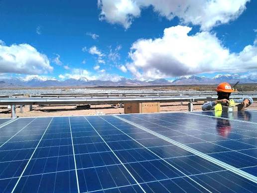 Iglesia apuesta por la energía solar con un parque que almacenará electricidad en baterías