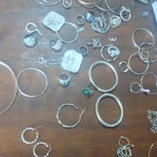Una joven de 18 años quedó bajo la lupa por los robos a una joyería y a la familia Bonanno