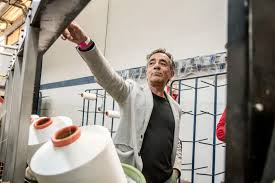 “Dejemos de llorar y cambiemos”: el empresario textil que bancó el nuevo rumbo económico
