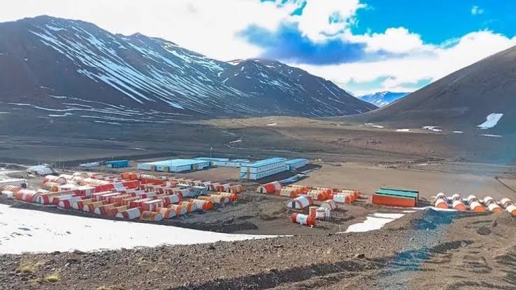 Los Azules busca US$4.000 millones y prepara el salto definitivo hacia la construcción