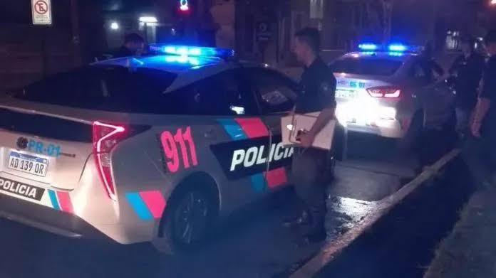 Lo echaron de una casa y volvió a entrar: lo encontraron durmiendo escondido en una obra