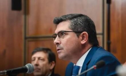 Orrego despidió a los cuatro funcionarios y destacó: «Su compromiso y su ejemplo permanecerán para siempre»
