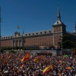 Multitudinaria marcha en Madrid para exigir la renuncia de Pedro Sánchez