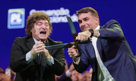 El Gobierno oculta si Javier Milei usó un avión oficial para participar del acto partidario de Flávio Bolsonaro