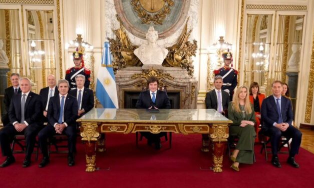 The Economist advirtió por los límites del plan de Javier Milei para blindar al BCRA