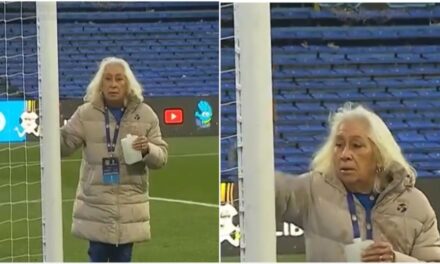 Previo al Rosario Central vs Corinthians, una mujer roció agua bendita en los arcos