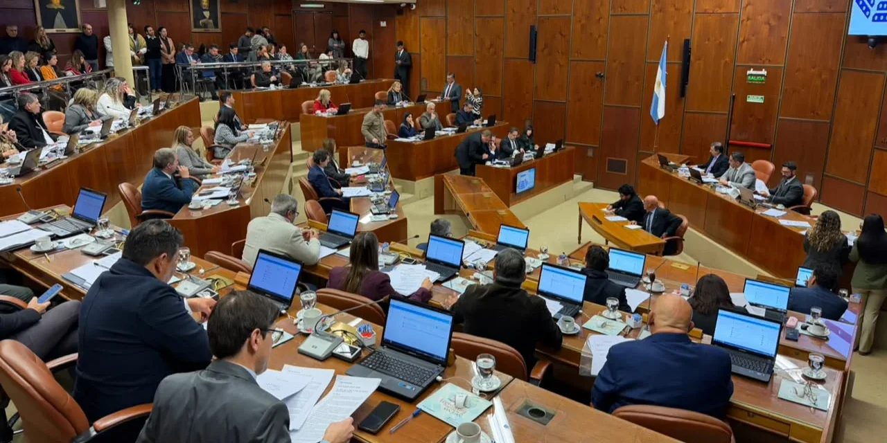 Los peronistas que votaron a favor del acuerdo con Vicuña y ayudaron a darle una amplia mayoría al Gobierno
