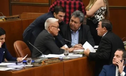 Las apostillas que dejó la sesión que aprobó el acuerdo con Vicuña: voto dividido del PJ y una mayoría de 27 a 9