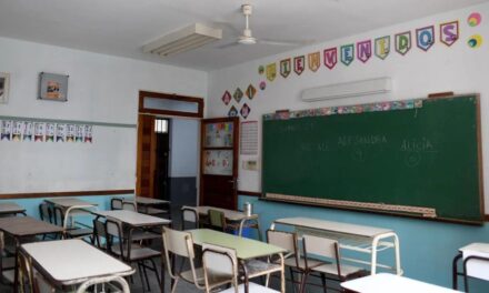El Gobierno recordó que la educación es un servicio esencial y anunció sanciones