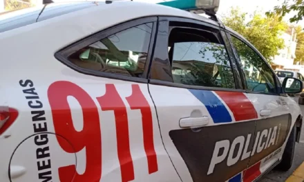 Un policía de civil descubrió a dos menores robando una moto y terminó atrapándolos