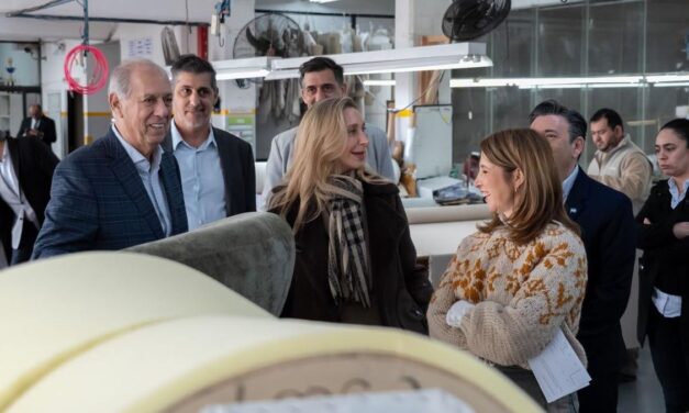 En plan opositor, Karina Milei se sumó a las recorridas de Pilar Ramírez en CABA y reclamó más desregulación al PRO