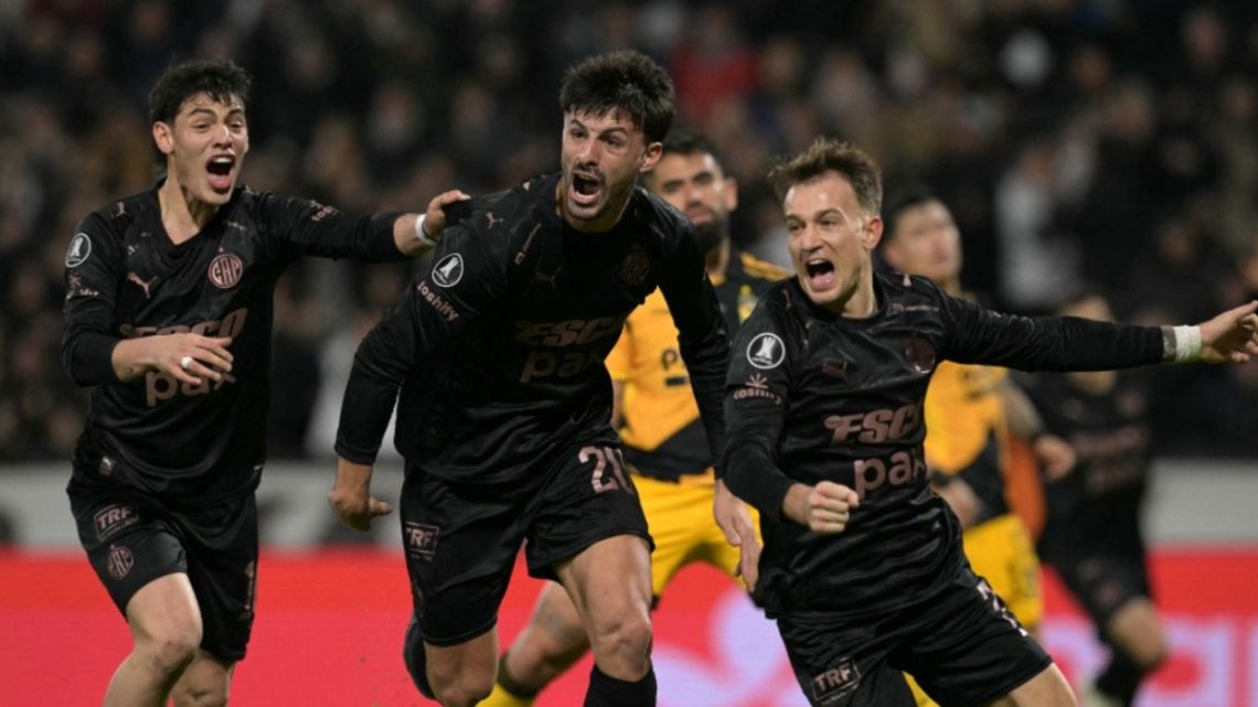 Platense hizo historia en la Copa Libertadores: derrotó a Coquimbo Unido en los penales y clasificó a cuartos de final
