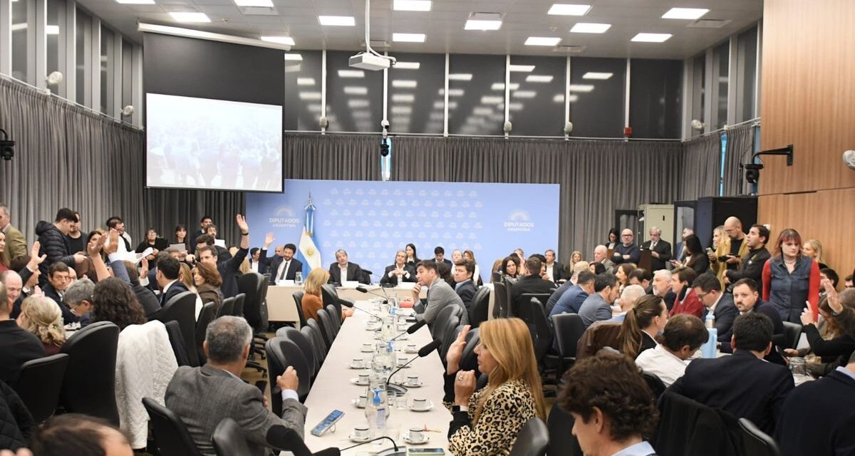 La oposición presiona al Gobierno por la morosidad y convoca a una sesión en Diputados