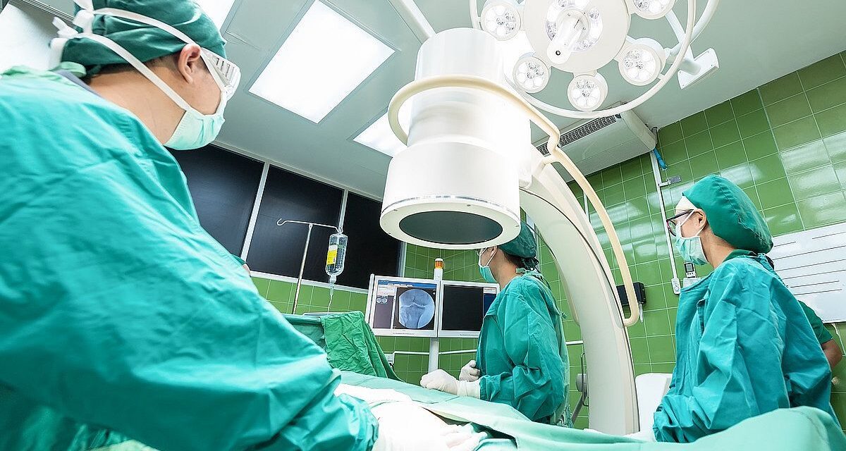Así fue la primera cirugía cerebral asistida con inteligencia artificial en tiempo real