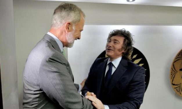 Javier Milei se reunió con el rey de España, Felipe VI, antes de la asunción de Abelardo de la Espriella en Colombia