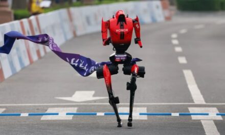 Un robot chino corrió los 100 metros en 9,32 segundos y superó la marca de Usain Bolt